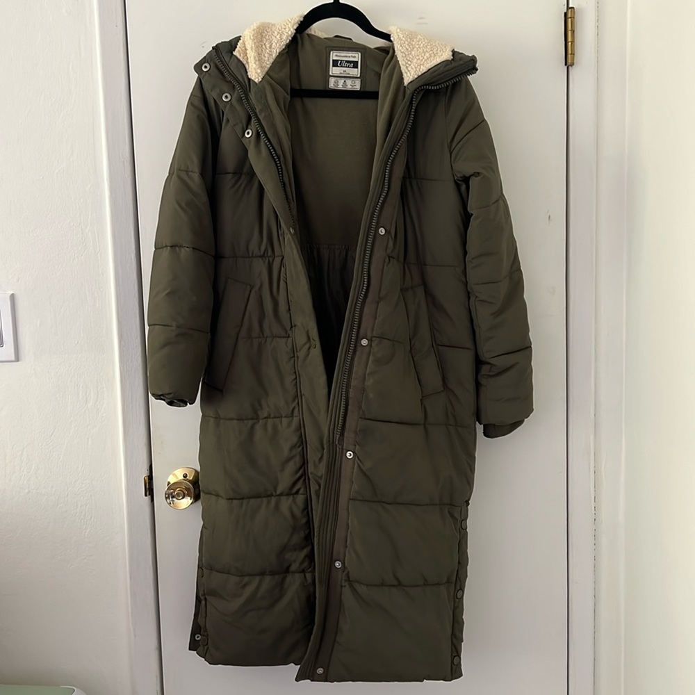 Abercrombie and Fitch ultra down coat with drawstring waist and snap vents